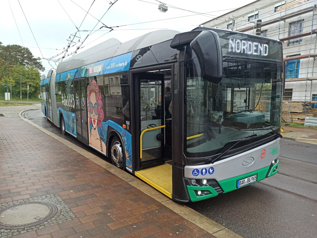 Gelenkobus Nr. 065 vom polnischen Typ Solaris Trollino 18 Kiepe IMC